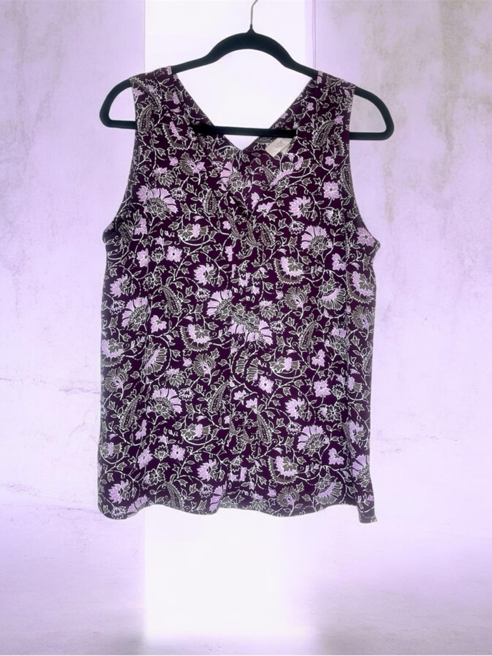 LOFT Women’s Purple Floral Sleeveless V-Neck Tank Size M